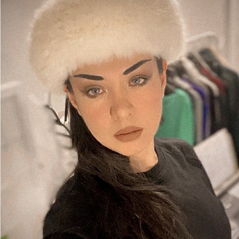 Meet your Posher, Andrea :)